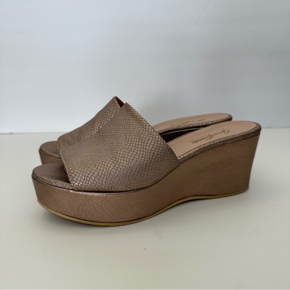 Gianni Ferrante Italian Gold Summer Platform Wedge Slide Sandal Size 38 - Picture 2 of 16